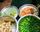 A picture of step 1 of Soya chunks & green peas masala curry (vegan soya chunks& mutter masala).