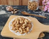 Foto langkah ke 4 dari resep Kacang Mede Goreng Bawang Putih.