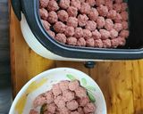 A picture of step 3 of Mom's Ham Balls.