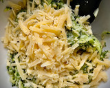 Foto del paso 3 de la receta: Gofre de calabacín con queso cottage