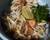 Foto langkah ke 4 dari resep Soto Ayam Kemiri Khas Kota Pati.