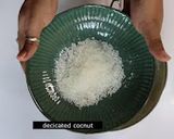 खोबऱ्याचे लाडू / Coconut ladoo / ओल्या नारळाचे लाडू - मराठी रेसिपी रेसिपी स्टेप 8 फोटो
