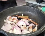 Foto del paso 5 de la receta: Pollo Rustido con Ciruelas y Orejones