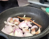 Foto del paso 5 de la receta: Pollo Rustido con Ciruelas y Orejones