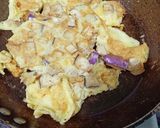 Foto langkah ke 5 dari resep Dadar telur terong.