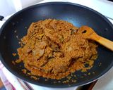 A picture of step 3 of Beef Rendang.