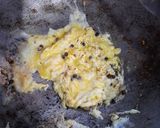 A picture of step 2 of Egg Maggi.