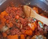 Foto del paso 2 de la receta: Guiso de caracolitos y carne picada 🍲