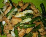 Foto langkah ke 8 dari resep Oseng Kacang panjang,kol dan Tempe Simple.
