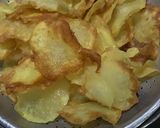 Gambar langkah 4 resipi Kerepek Kentang Salted Egg.