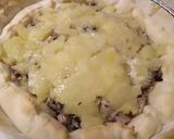 A picture of step 4 of Porcini and potato pie.