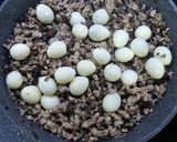 Hình bước làm 2 của món Bánh giò