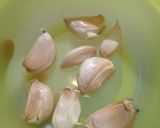 Foto langkah ke 4 dari resep Ayam Goreng Bawang Putih khas Batam.