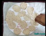 A picture of step 3 of Papri chaat.