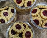 Foto langkah ke 5 dari resep Strawberry Cookies (1023).