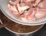 A picture of step 7 of Chicken hara masala.