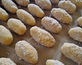 Foto langkah ke 8 dari resep Kue Janda Genit/Monde Susu.