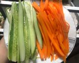 Hình bước làm 2 của món Cơm cuộn healthy