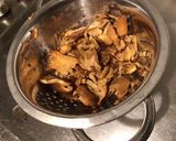 Une image de l'étape 1 de Nouilles japonaises aux tomates, harengs, shiitakes et aubergine blanche.