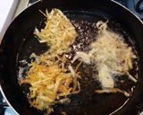 Foto del paso 2 de la receta: Bolitas de papas fritas!