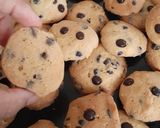 Foto langkah ke 6 dari resep Choco chip Cookies Cinamon Renyah.