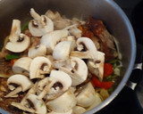 Foto del paso 6 de la receta: Conejo con champiñones