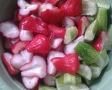 Foto langkah ke 1 dari resep Asinan Buah.