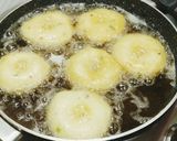 A picture of step 5 of Medu vada.