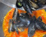 A picture of step 9 of Spaghetti of tomato and mussels.