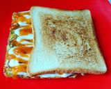 Foto langkah ke 4 dari resep Korean Toast Omelette.