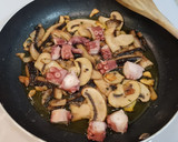 Foto del paso 4 de la receta: Salteado de pulpo, champiñones, patatas y gambas