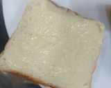 A picture of step 2 of Chicken ranchi dressing sauce sandwiches.