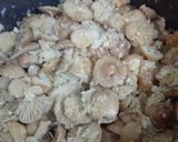 Natúr karajszelet szegfűgomba mártással recept fázis 5 fotója