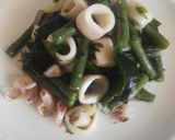 Foto del paso 7 de la receta: Ensalada de calamares, judías verdes y alga wakame