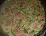Foto del paso 3 de la receta: Espaguetis con salchicha en crema de leche