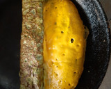 Foto del paso 3 de la receta: Omelette keto de pencas de espinaca y queso cheddar