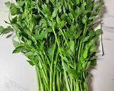 Hình bước làm 1 của món Cần tây nước xào tỏi