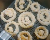 Foto langkah ke 4 dari resep Airfryer Onion Rings.