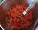 Foto del passaggio 1 della ricetta Fragolata in 2 consistenze 🌷
