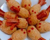 Hình bước làm 1 của món Con mực từ tàu hủ trắng và xúc xích
