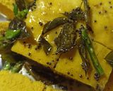 A picture of step 12 of Khaman dhokla.