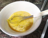 Foto del paso 7 de la receta: Tortilla de patatas cebolla caramelizada y espinacas