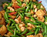 Foto langkah ke 4 dari resep Tumis Buncis Udang Simple.