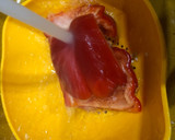 Foto del paso 2 de la receta: Bocadillo de tortilla de patatas con pimiento y cebolla