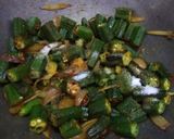 A picture of step 7 of Bhindi anardana.