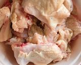 Hình bước làm 1 của món Gà kho gừng sả (kiểu miền Trung)