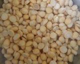 A picture of step 1 of Chana dal pulao.