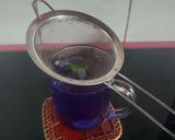 Foto langkah ke 3 dari resep Teh Telang Jahe Kayu Manis.