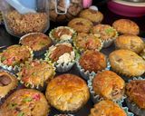 Foto langkah ke 7 dari resep Banana and date muffins.