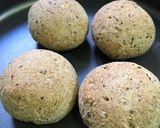 Foto del paso 3 de la receta: Pancitos negros con harina integral de trigo sarraceno, sin gluten, veganos, sin levadura